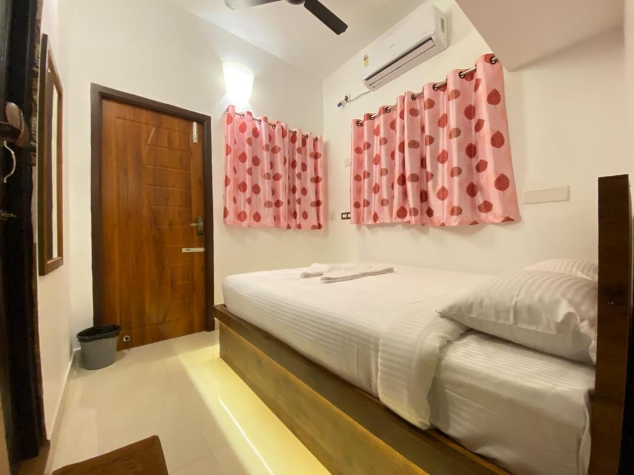 Le Poshe Luxury - Tie & Apartment Pondicherry